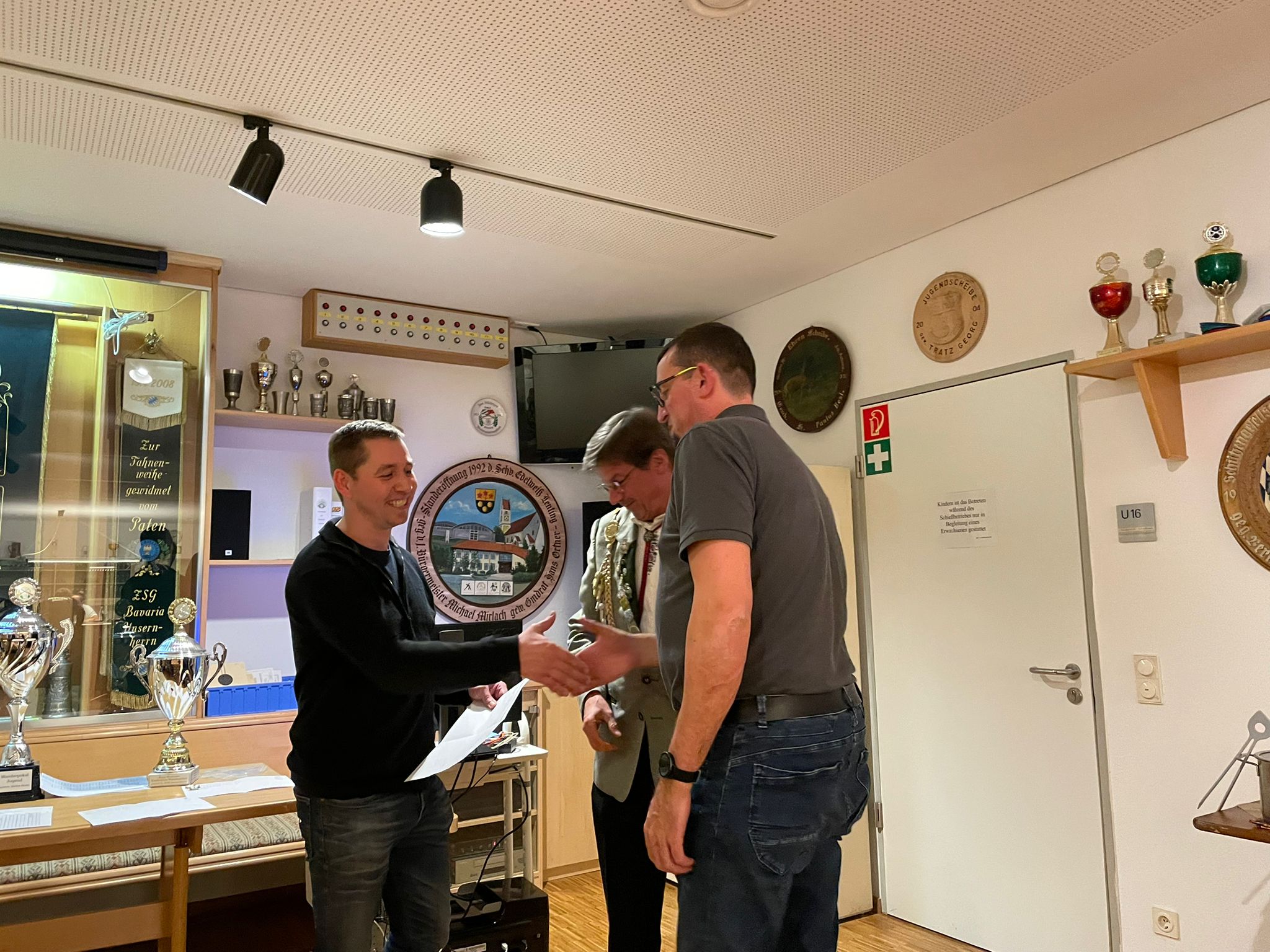 Weihnachtsschiessen_2024-12-15_21.30.38_(1).jpeg